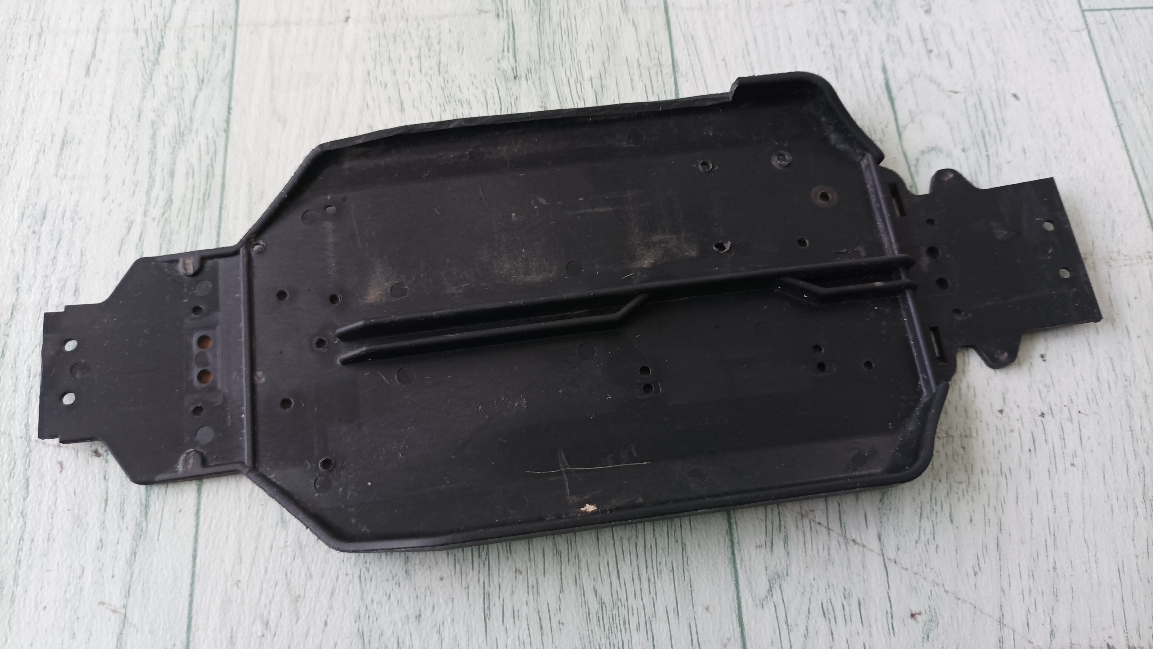 LC-racing Hlavní plastové plato (Šasi)  L60?? - krátké